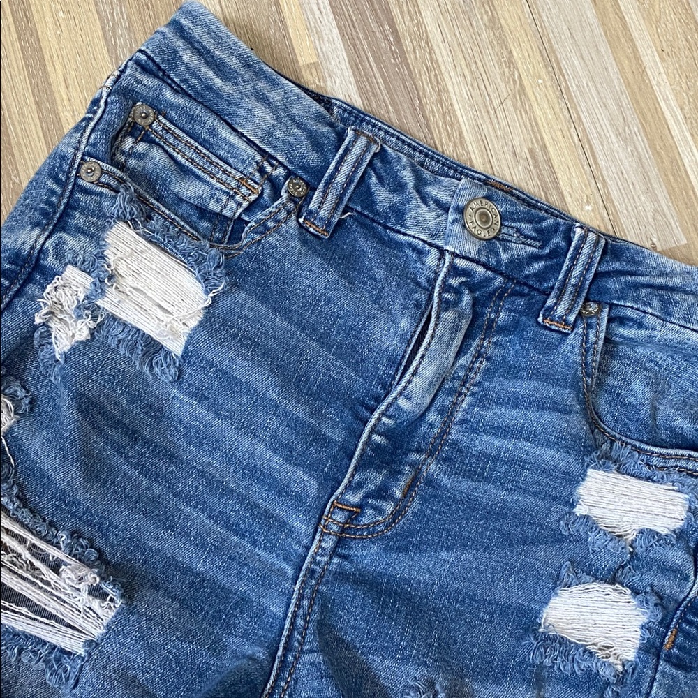 AMERICAN EAGLE Curvy High Rise Shortie distressed jean shorts size women’s 4 - Picture 4 of 10